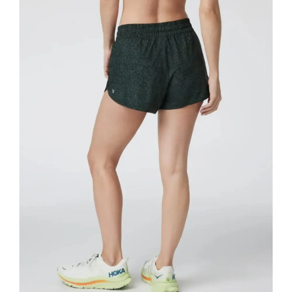 Vuori Clementine 2.0 Shorts Women's 4" Inseam Size Small in Aspen Capitola - Picture 2 of 10